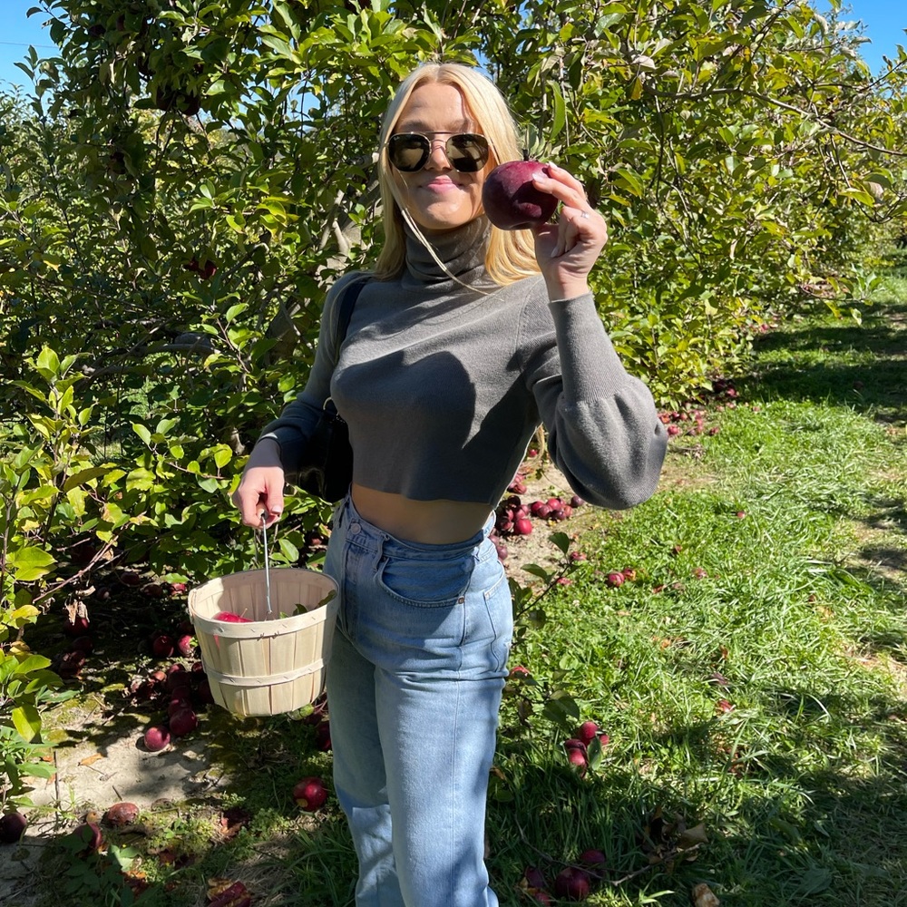 Meet your Posher, Elle